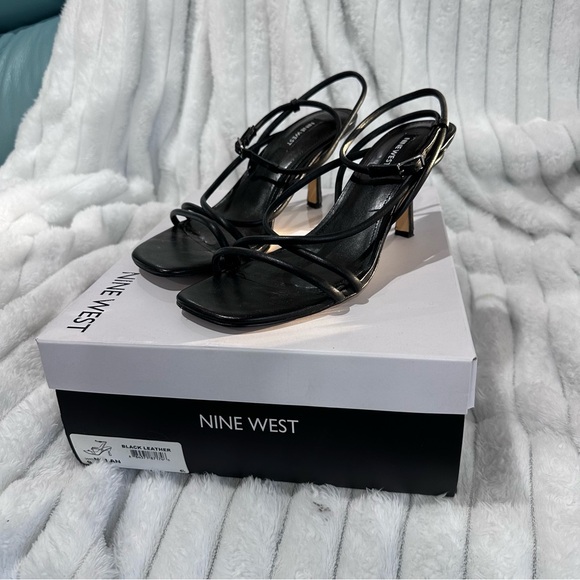 Nine West Elegant Black Heels - Picture 1 of 4